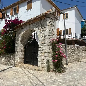 Old Town Hotel Dhërmi